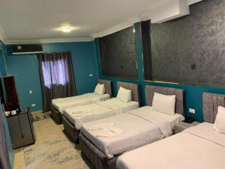 Bekos pyramids view hotel - only foreiigners - 7