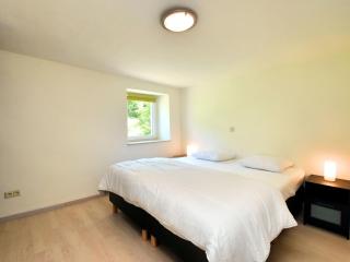 Spacious Holiday Home in Saint Vith with Terrace - Schoenberg - 6