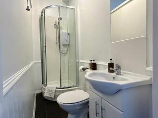 Clarence Quarters Vintage Seafront Guest House - 8