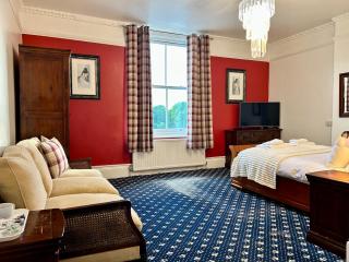 Clarence Quarters Vintage Seafront Guest House - 7