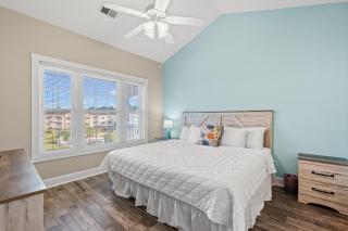 Spacious 3-Bedroom Myrtlewood Retreat Near Beach & Golf - 1