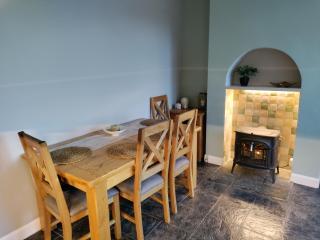 Parkdale-2 Bedroom House in Sheldon Birmingham - 2