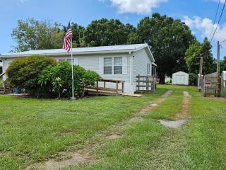 Fisherman's Hideaway! Home on canal in Okeechobee! - 8