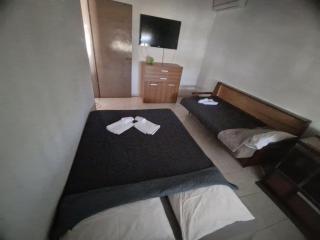 Entire summer house with patio and garden - 7