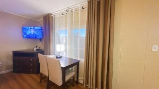Royal Inn and Suites - 8