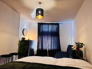 Brighton Seaside Home - 1