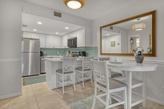 Comfort by the Beach - Heated Pool & Private Beach - 7