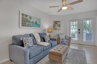 Comfort by the Beach - Heated Pool & Private Beach - 3