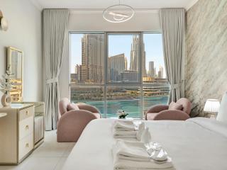 Panoramic Burj 5br Condo with Full Led & Fountain View - 4