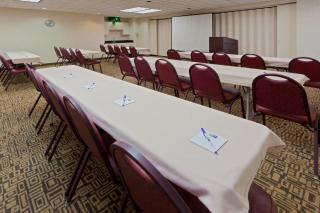 Holiday Inn Express Hotel & Suites Charleston-Southridge by IHG - 7