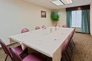Holiday Inn Express Hotel & Suites Charleston-Southridge by IHG - 3
