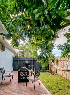 Cozy 1BR, 1Ba Apt & Patio Private, Pet Friendly - 0