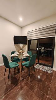 Private Modern 2 bedroom Unit in Central Albany - 2