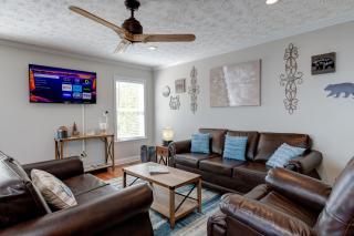 180 Smoky Views, Hot Tub, Game & Movie Room - 9