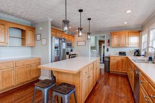 180 Smoky Views, Hot Tub, Game & Movie Room - 3