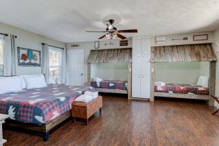 180 Smoky Views, Hot Tub, Game & Movie Room - 1