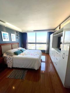 Charming Apartment with Jacuzzi in Central Location - 9