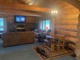 Living Well Lodge with Panoramic Views - 3