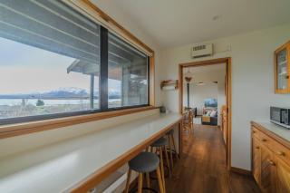 Manawaroto 4BR with Mountain & Lake Views - 1