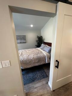 Toluca Woods Burbank and N Hollywood 1Bed 1bath Pool House - 3