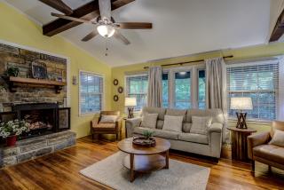 Mountain Home near Blue Ridge Parkway, Central Location! - 8