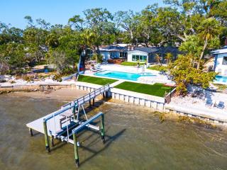 Stylish Mid Century Modern Waterfront Home with Pool and Hot Tub - 9