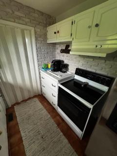 Cozy Coastal Cottage - 6