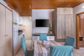 Apartments with parking space Rijeka - 24933 - 2