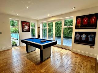 Luxury 8- bed Mansion in Prestigious Alderley Edge - 7