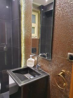 Heliopolies Luxury Rooms - 5