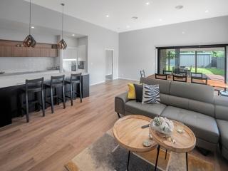 Catch & Relax - Pet Friendly - 4 Mins Walk to Beach - 7