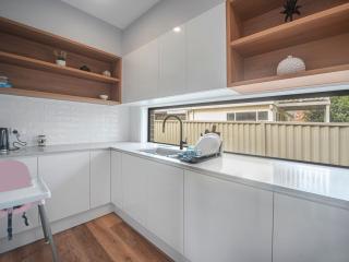 Catch & Relax - Pet Friendly - 4 Mins Walk to Beach - 6