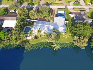 Pickleball, Heated Pool, Cold Plunge, Sauna,bar! - 1