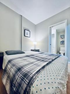 Peaceful, charming and cosy independent and private suite with kitchen and bathroom in desired north Glenmore - perfect for any stay - 6