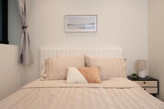 Brand New Cozy Suite near Collingwood School - 2