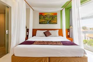 Spacious 3 Bedroom Villa, Sleeps 12, Resort Style Pool, Families and Groups, Private Kitchen, Restaurant with Room Service and Catering, Near Seminyak Beach - 5