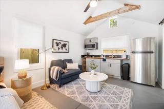 Luxe King Studio Near AMI! Beach Gear & Fast WiFi - 6