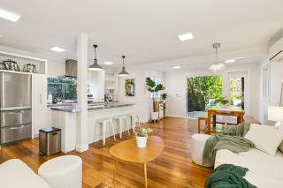 Leafy Wadestown Retreat Near CBD, Stadium, Ferry and Free Double Garage - 4