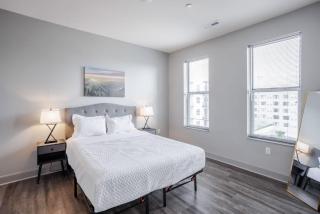 CozySuites at Current the Banks gym pool 01 - 0