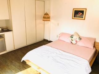 Staycation Rooftop Garden studio - Center D1 - 9