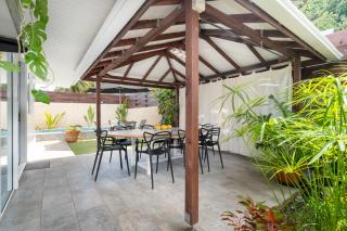 Tiaki Guesthouse Apartment - 5min drive to beach & Shops ! 1BDR APT with pool - 4