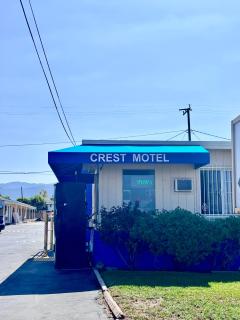 The Crest Motel - 8