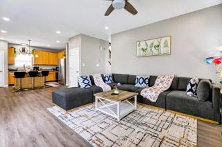Spacious 4BR Retreat Near Tower Grove, SLU and Attractions! - 9