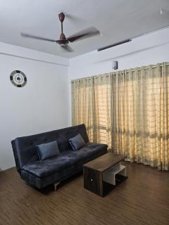 Spacious 3BHK Home , Sleeps 8 ,AC, Wi-Fi & Parking - 6