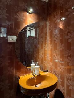 Tahom villas - Vagator Goa - Next to Market - 5mins beach - 3