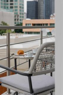 406 Capitalia Modern 1BR with Rooftop Jacuzzi and Gym - 4