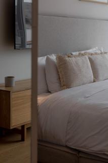 406 Capitalia Modern 1BR with Rooftop Jacuzzi and Gym - 3