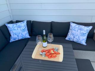 Corrigans Beach View Apartment 211 - 8