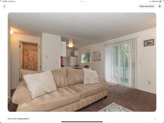 Contemporary Marine 2bed 1bath apartment in Kent - 0