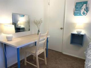 Contemporary, marine 2bd/1ba Apartment C in Kent - 7